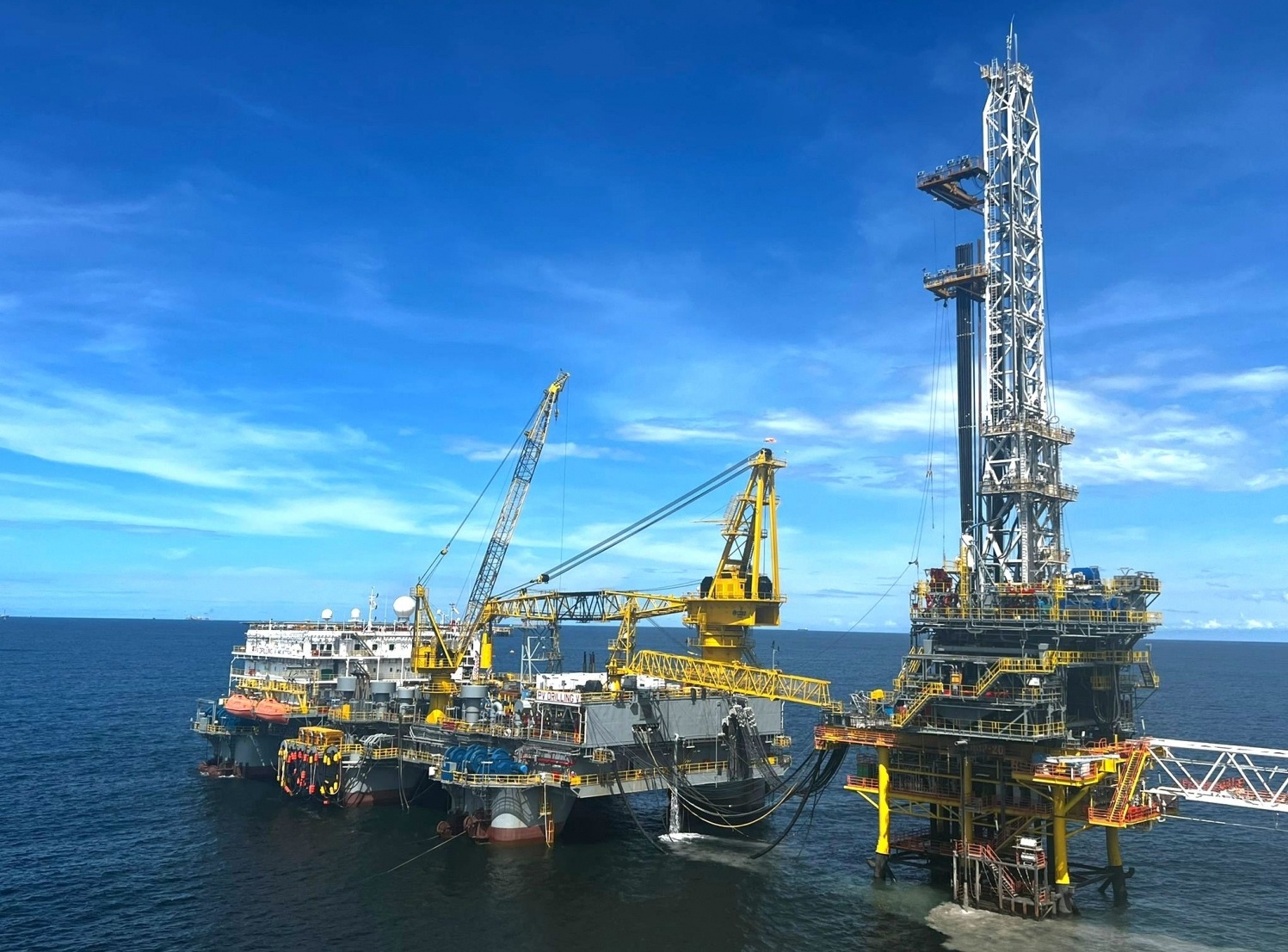 Tác phẩm Thơ “Dấu ấn Petrovietnam””